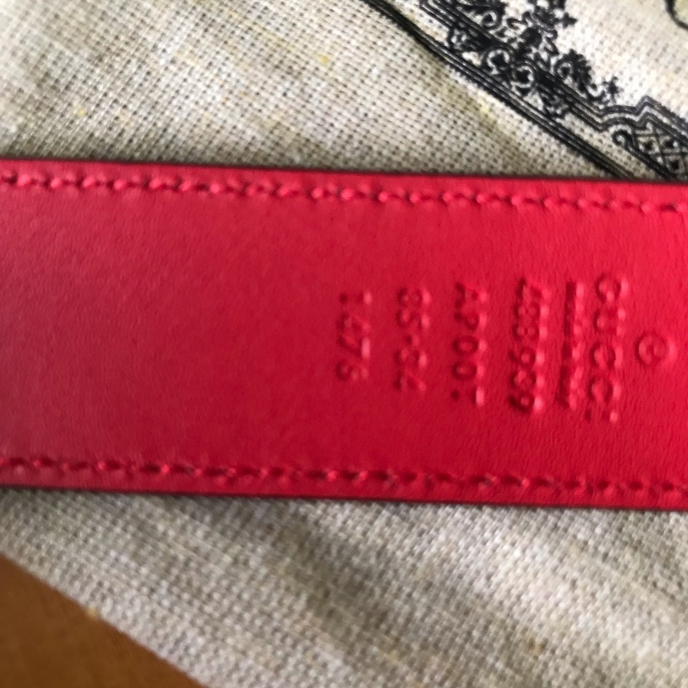 Authentic Gucci Belt LIKE NEW - Picture 6 of 11